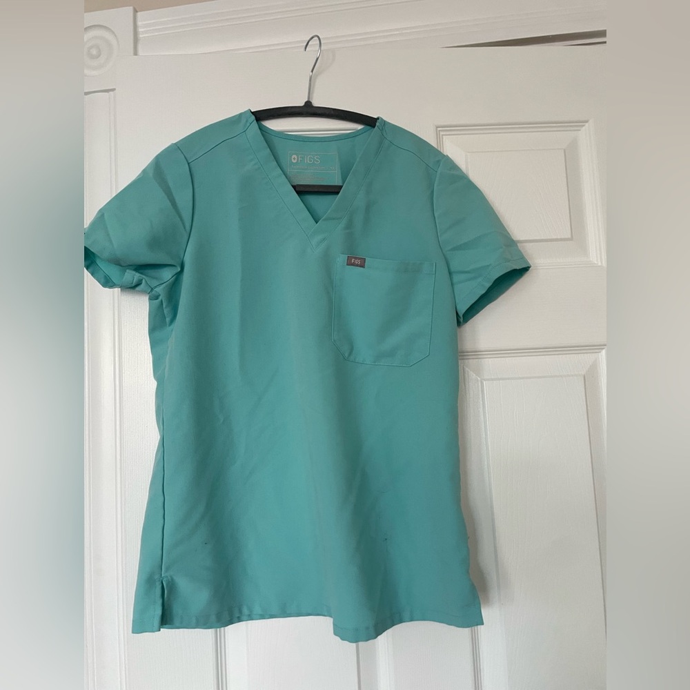 Figs Aqua Technical Collection V-Neck Scrub Top